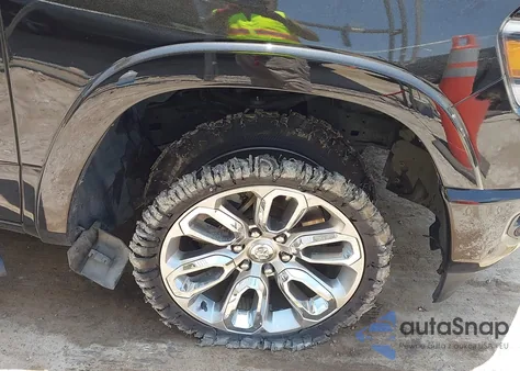 2020 Ram 1500 Laramie 4X4 5'7 Box from USA, damaged, VIN 1C6SRFJT1LN287776